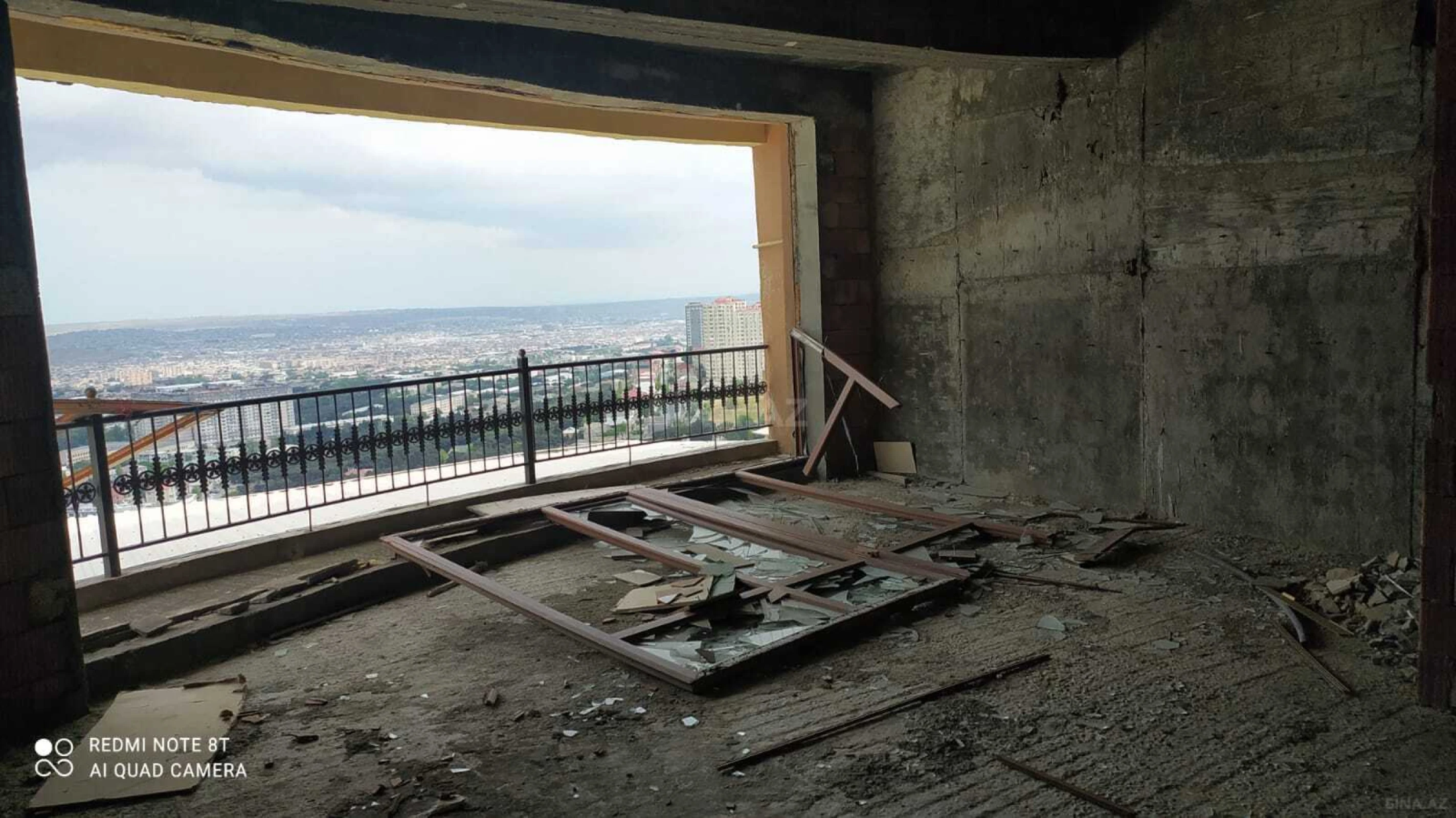 Satılır 2 otaqlı mənzil 85 m²