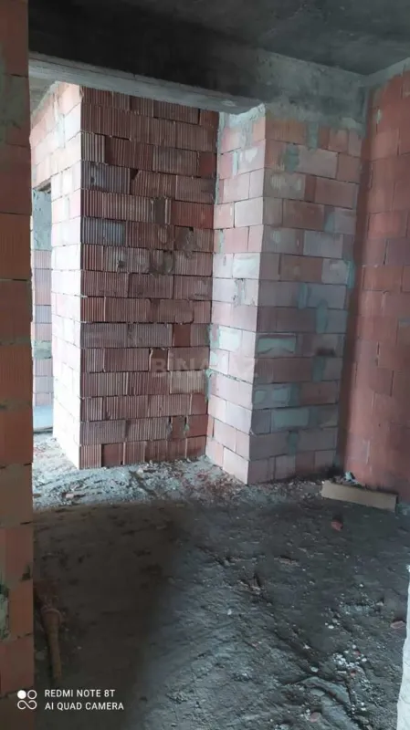 Satılır 2 otaqlı mənzil 85 m²