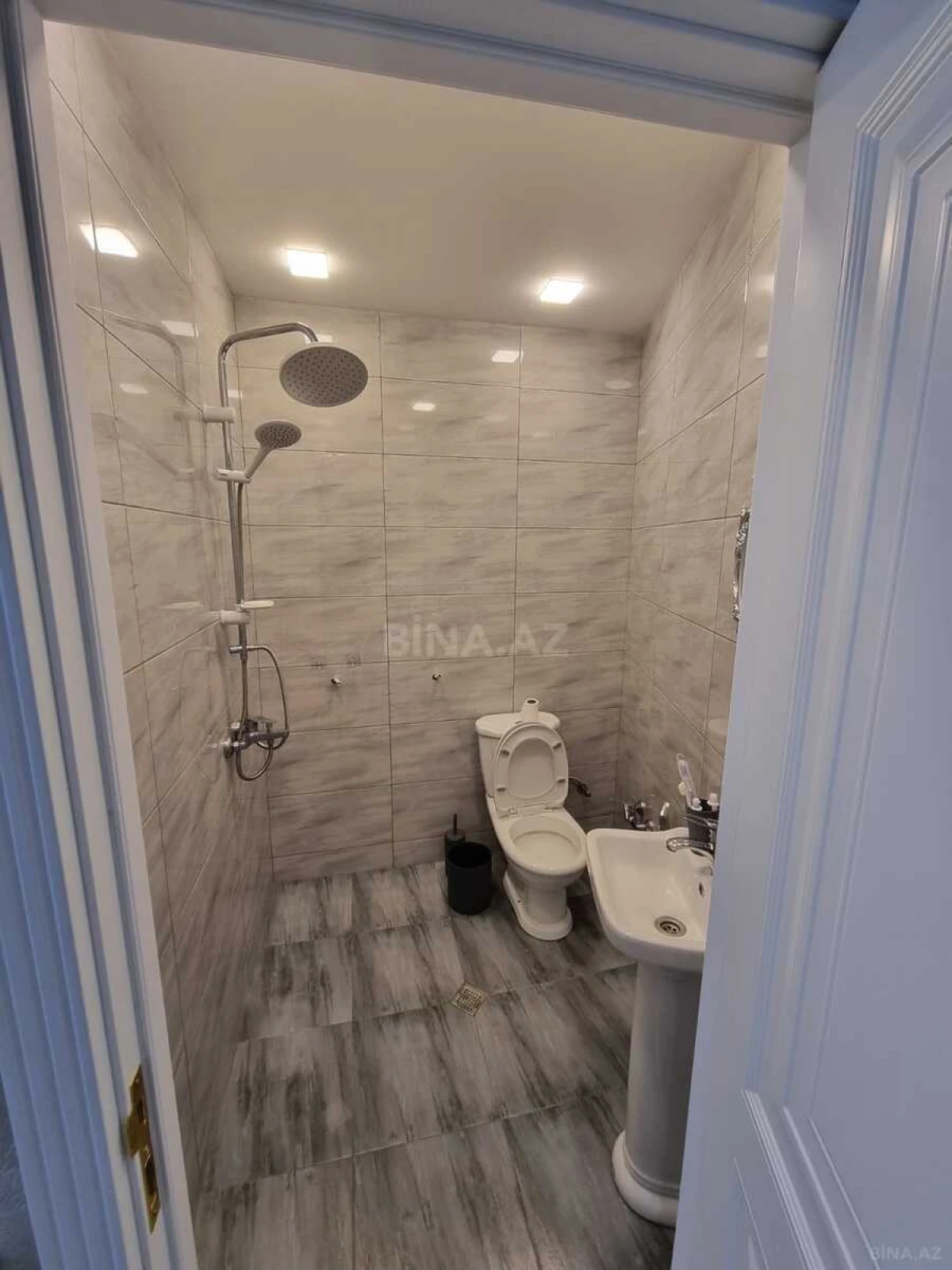 Satılır 2 otaqlı mənzil 85 m²