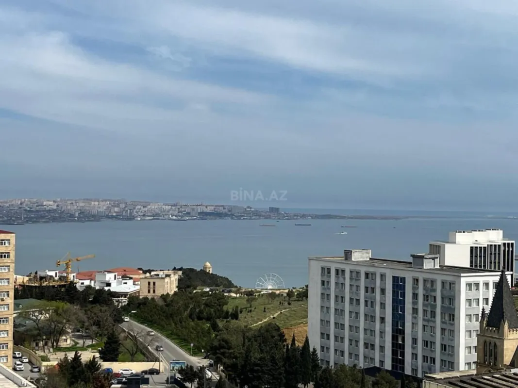 Satılır 2 otaqlı mənzil 101 m²