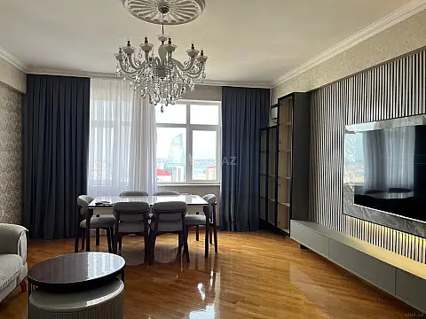 Satılır 2 otaqlı mənzil 101 m²