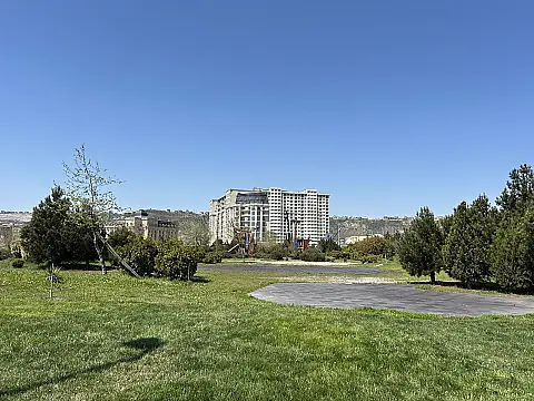 Satılır 4 otaqlı mənzil 164 m²