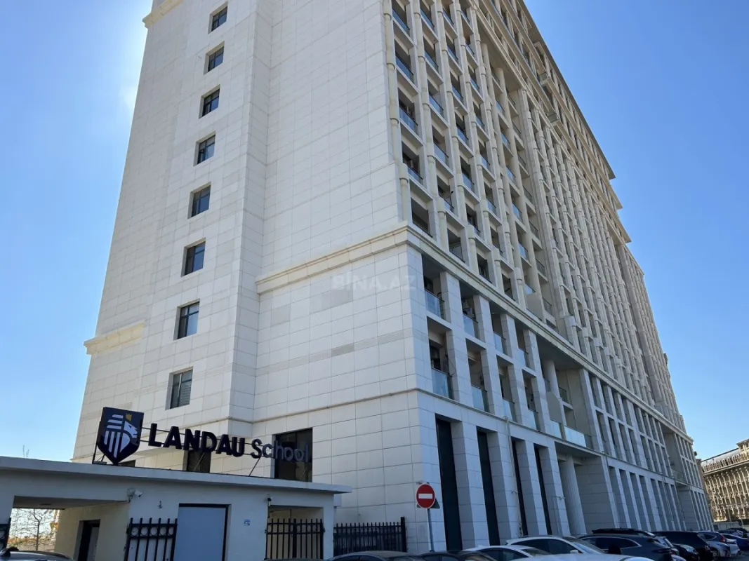 Satılır 4 otaqlı mənzil 164 m²