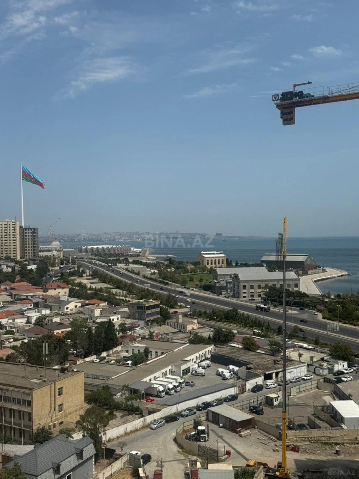 Satılır 4 otaqlı mənzil 164 m²