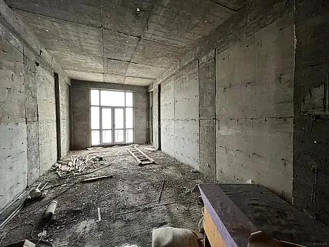 Satılır 4 otaqlı mənzil 190 m²