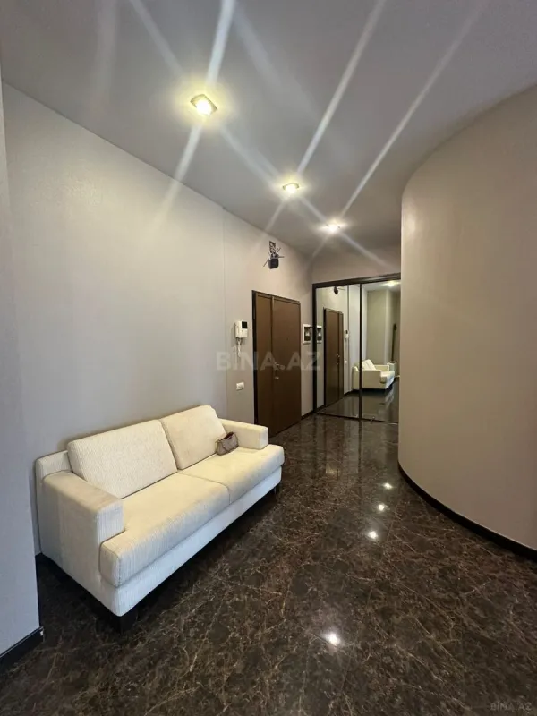 Kirayə verilir 4 otaqlı mənzil 172 m²