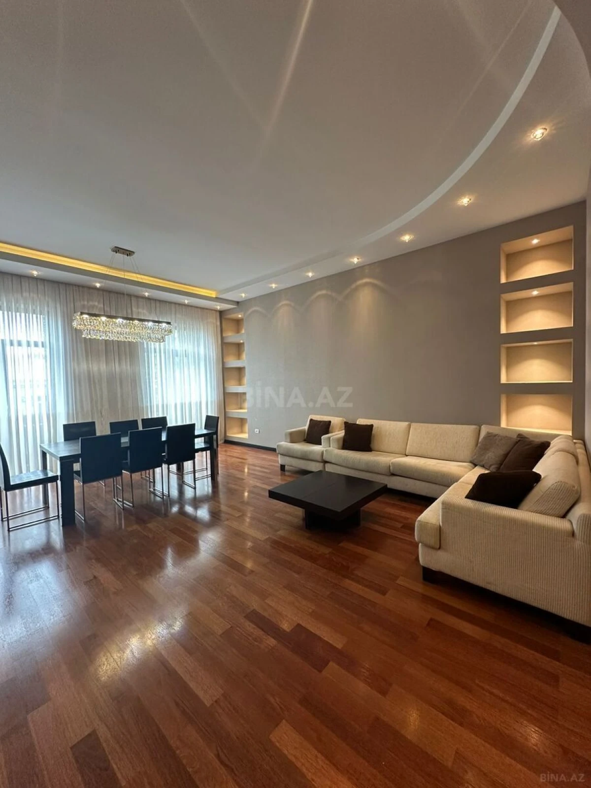 Kirayə verilir 4 otaqlı mənzil 172 m²