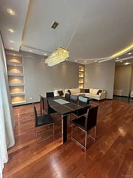 Kirayə verilir 4 otaqlı mənzil 172 m²