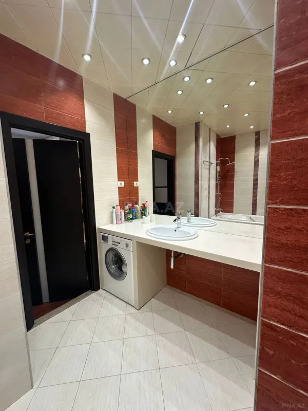 Kirayə verilir 4 otaqlı mənzil 172 m²