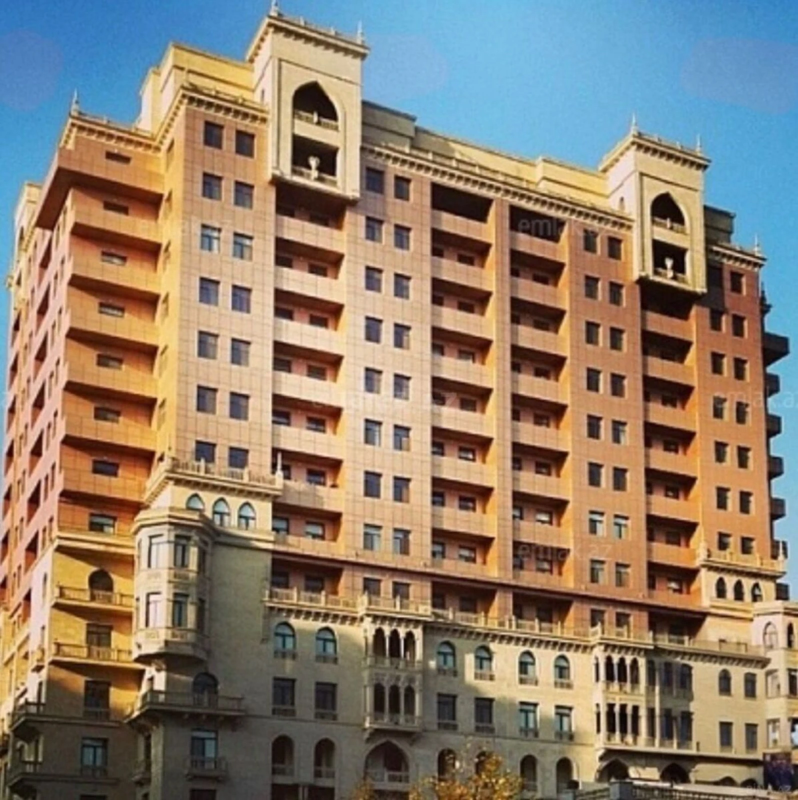 Kirayə verilir 4 otaqlı mənzil 172 m²