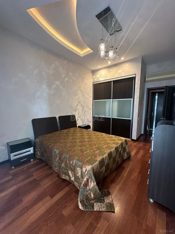 Kirayə verilir 4 otaqlı mənzil 172 m²