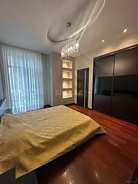 Kirayə verilir 4 otaqlı mənzil 172 m²
