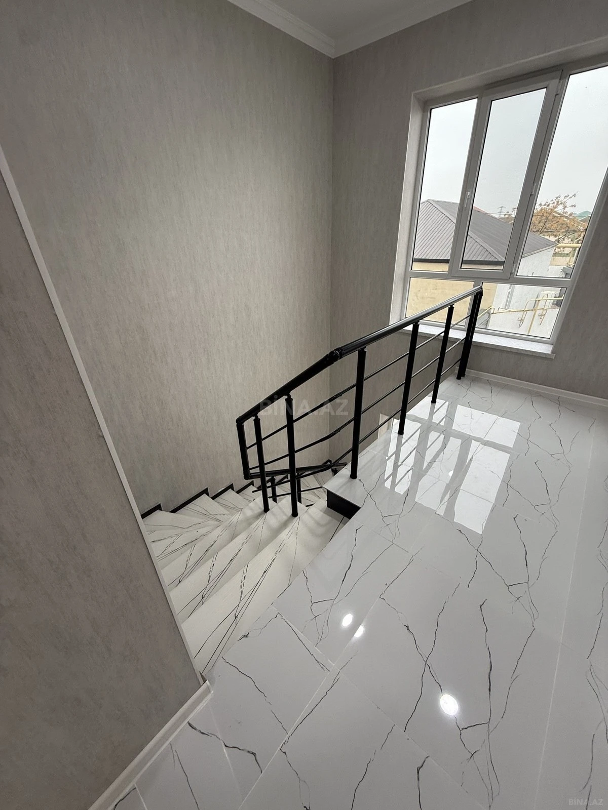 Satılır 4 otaqlı həyət evi 165 m²