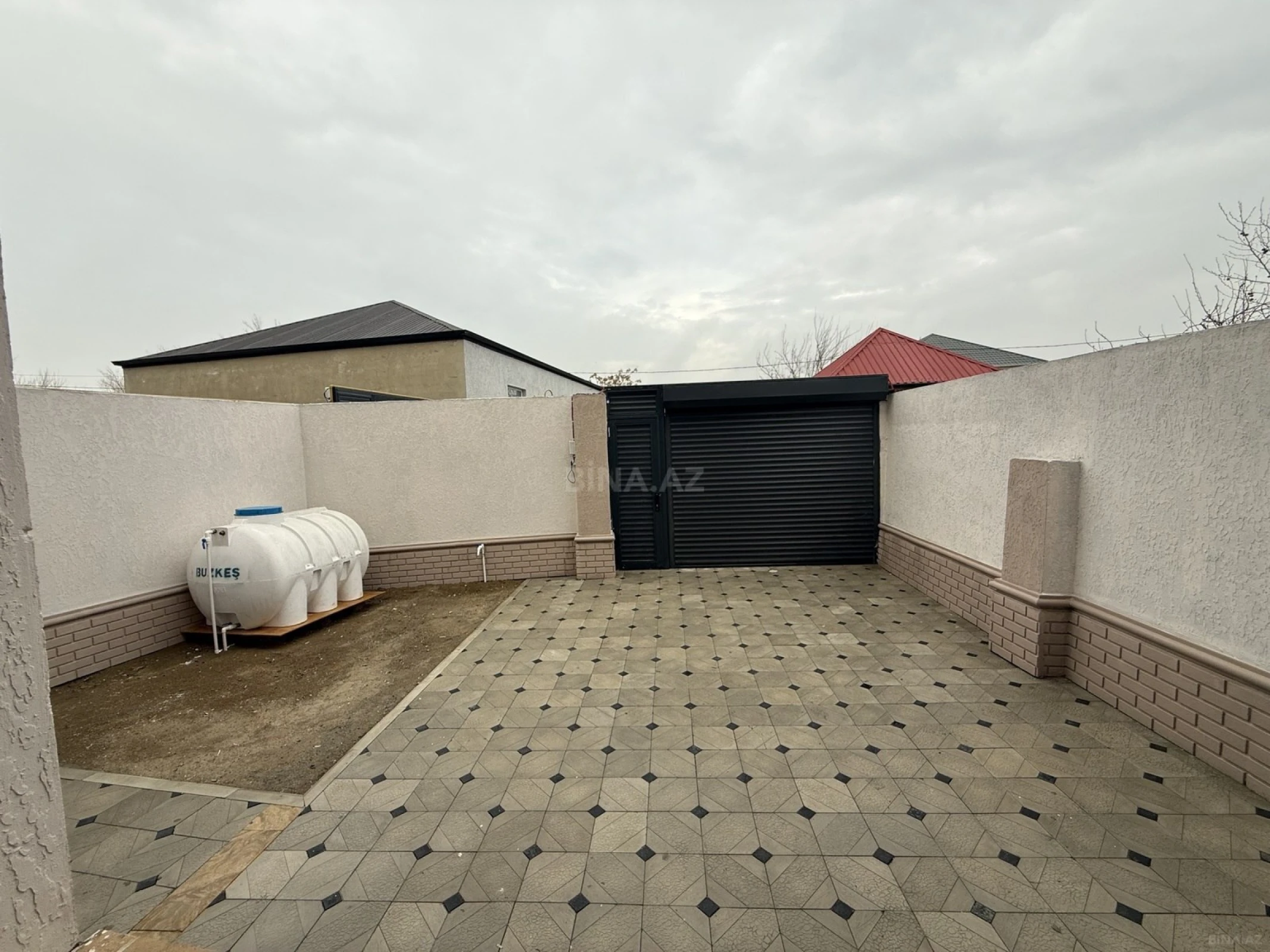 Satılır 4 otaqlı həyət evi 165 m²