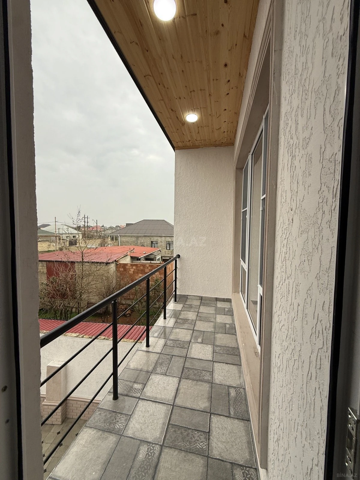 Satılır 4 otaqlı həyət evi 165 m²