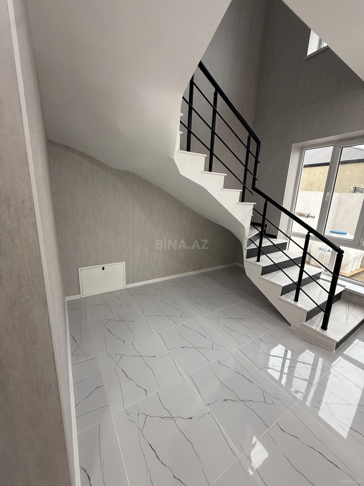 Satılır 4 otaqlı həyət evi 165 m²