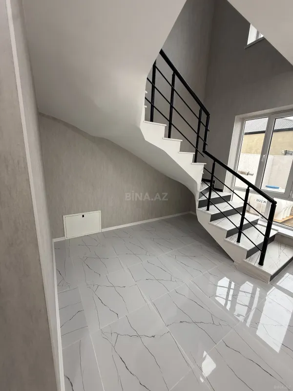 Satılır 4 otaqlı həyət evi 165 m²