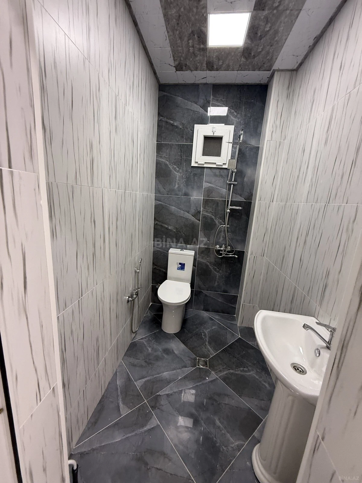Satılır 4 otaqlı həyət evi 165 m²