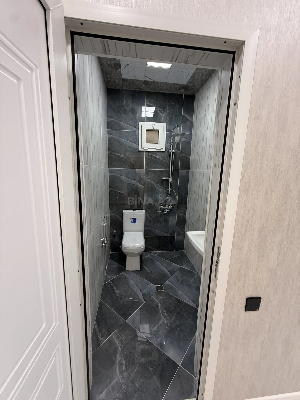 Satılır 4 otaqlı həyət evi 165 m²