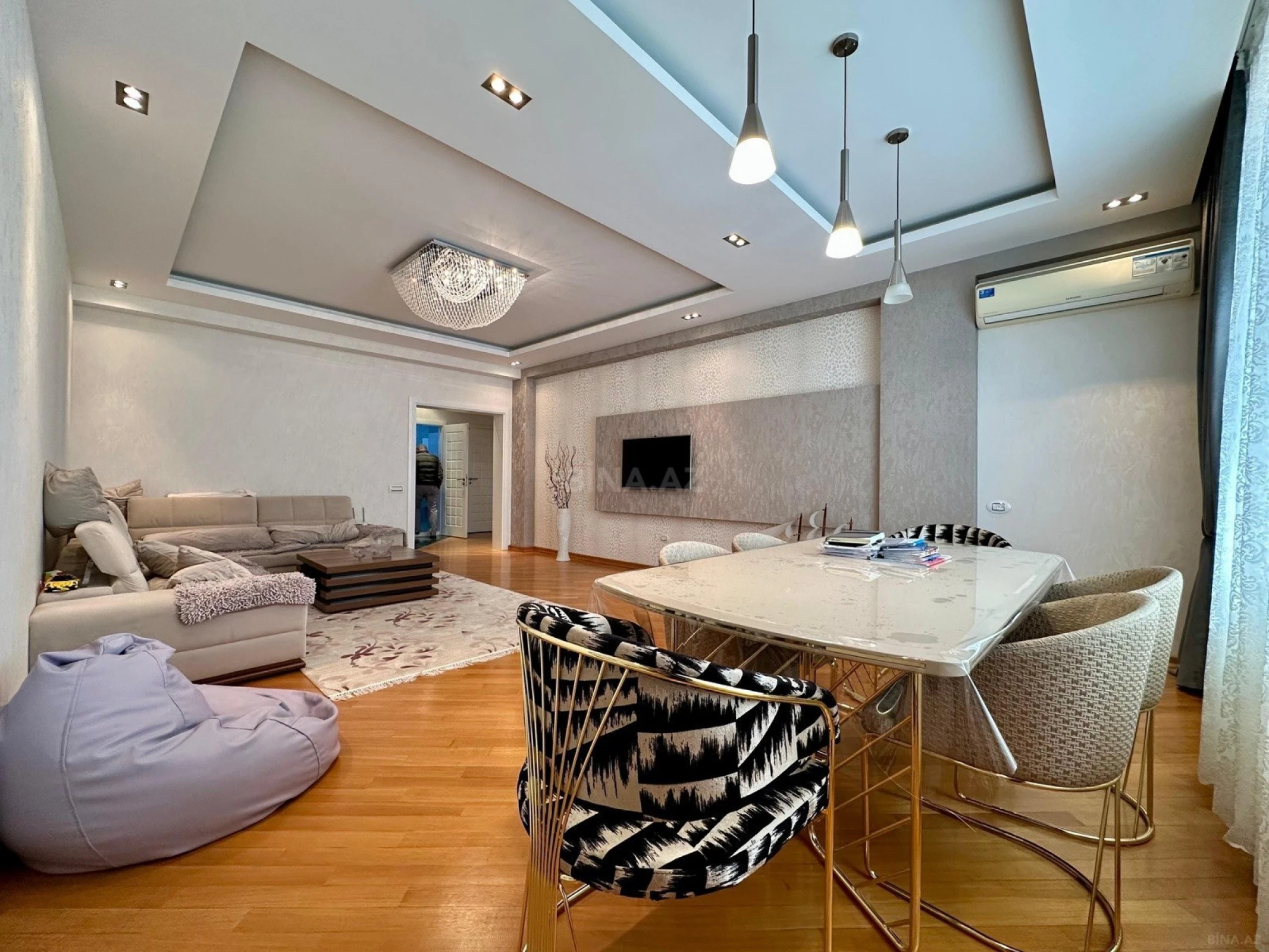 Satılır 3 otaqlı mənzil 125 m²