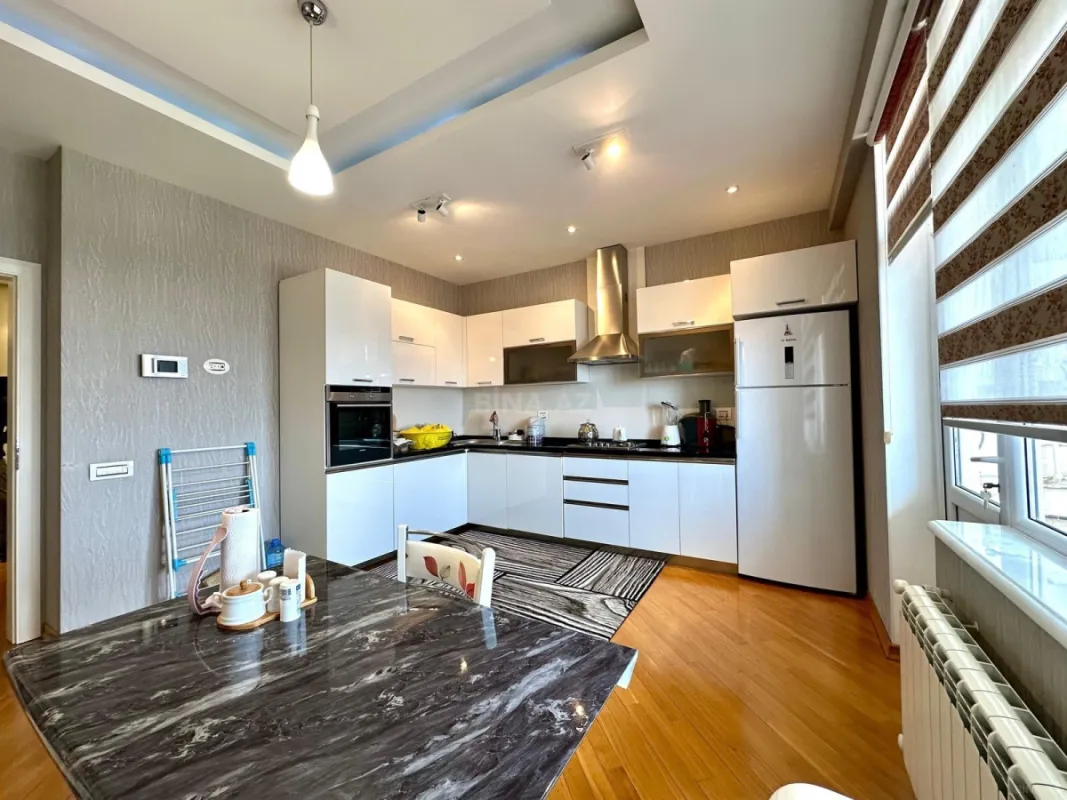 Satılır 3 otaqlı mənzil 125 m²
