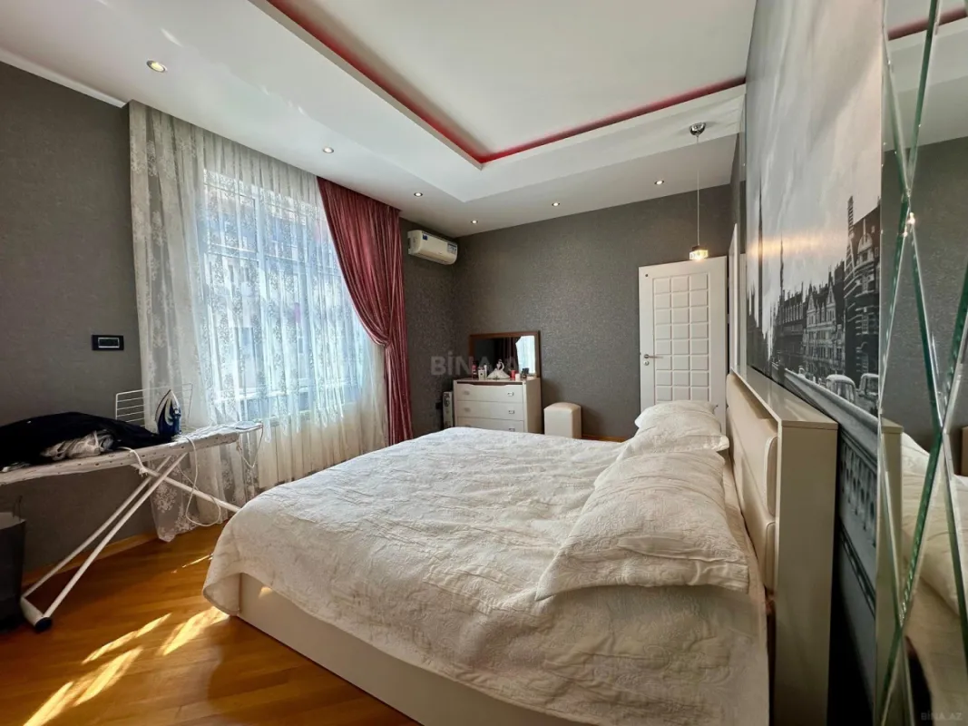 Satılır 3 otaqlı mənzil 125 m²