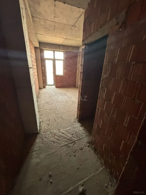 Satılır 4 otaqlı mənzil 219.6 m²