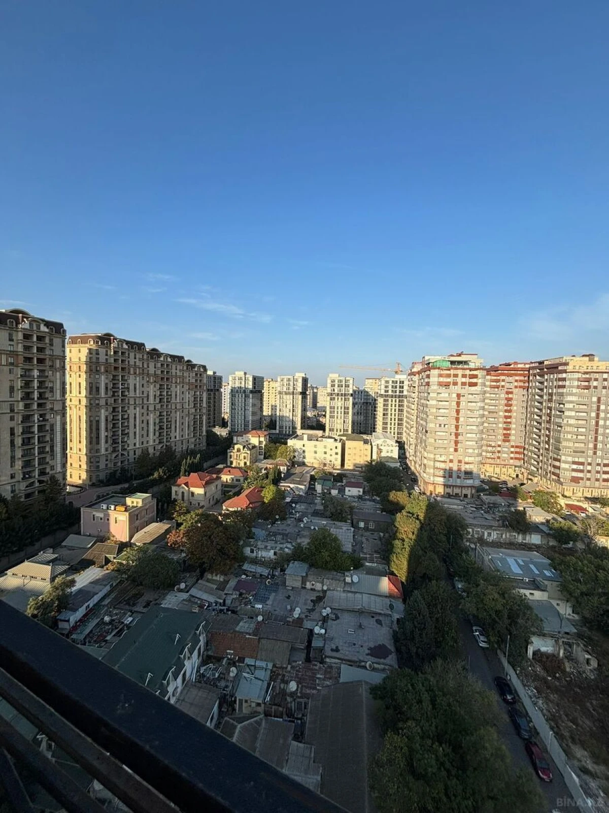 Satılır 4 otaqlı mənzil 219.6 m²