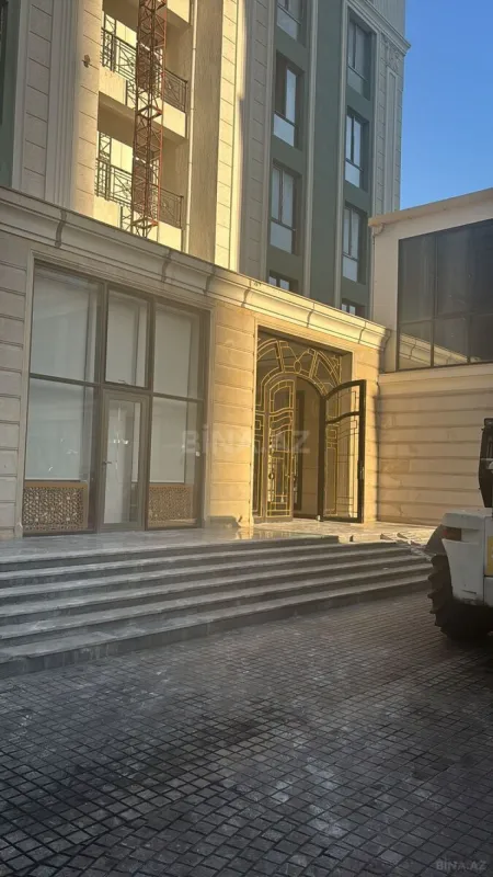 Satılır 4 otaqlı mənzil 219.6 m²