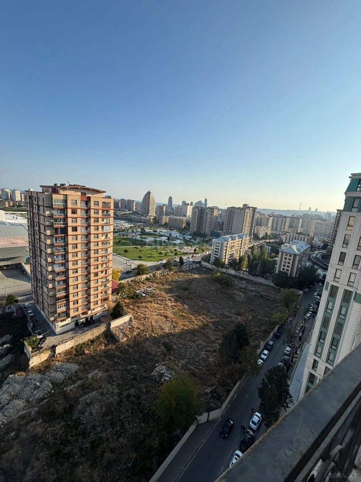 Satılır 4 otaqlı mənzil 219.6 m²