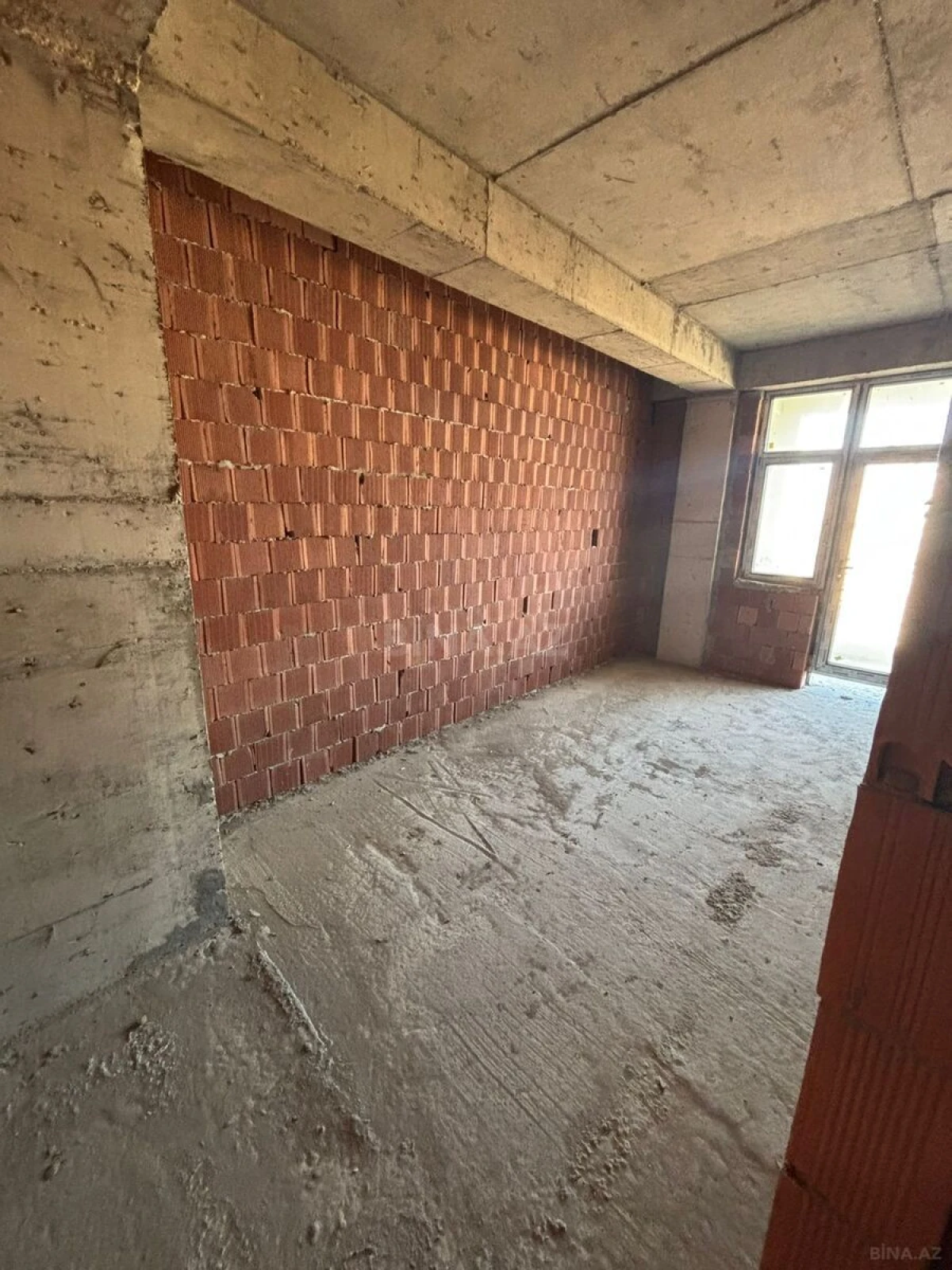 Satılır 4 otaqlı mənzil 219.6 m²