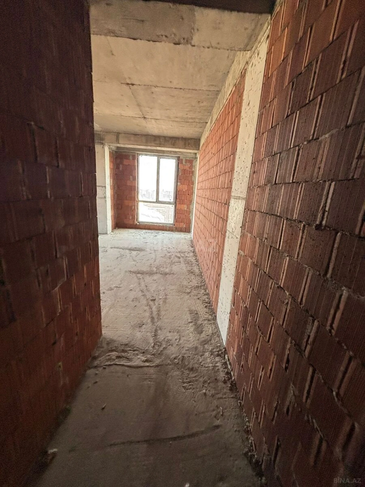 Satılır 4 otaqlı mənzil 219.6 m²