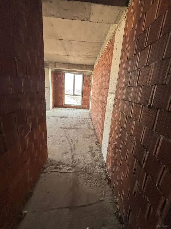 Satılır 4 otaqlı mənzil 219.6 m²