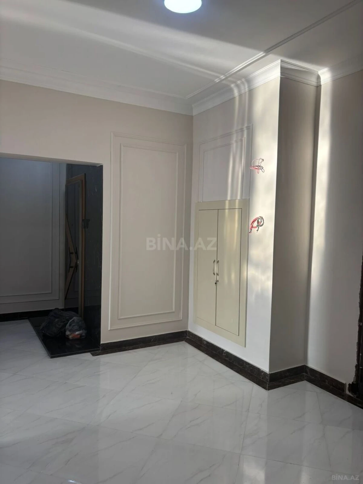 Satılır 4 otaqlı mənzil 219.6 m²