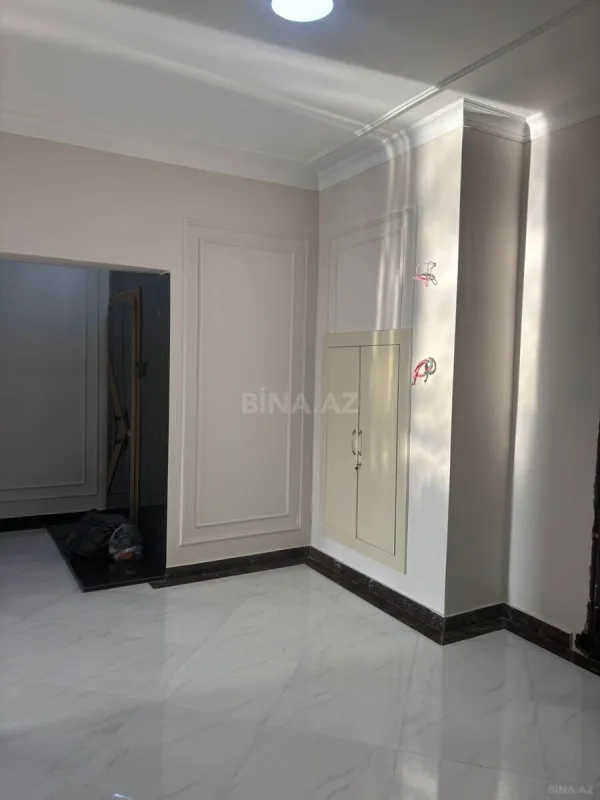 Satılır 4 otaqlı mənzil 219.6 m²