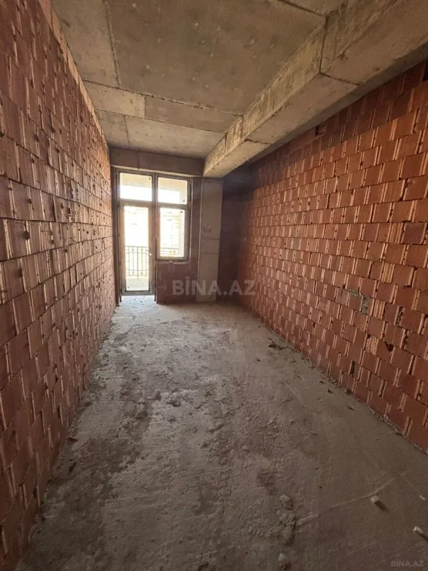 Satılır 4 otaqlı mənzil 219.6 m²