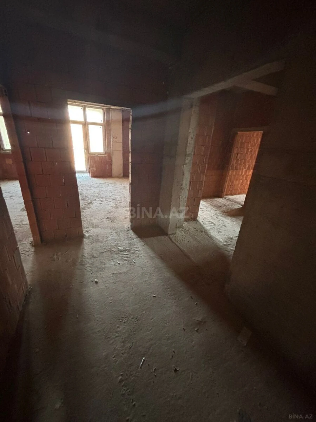 Satılır 4 otaqlı mənzil 219.6 m²