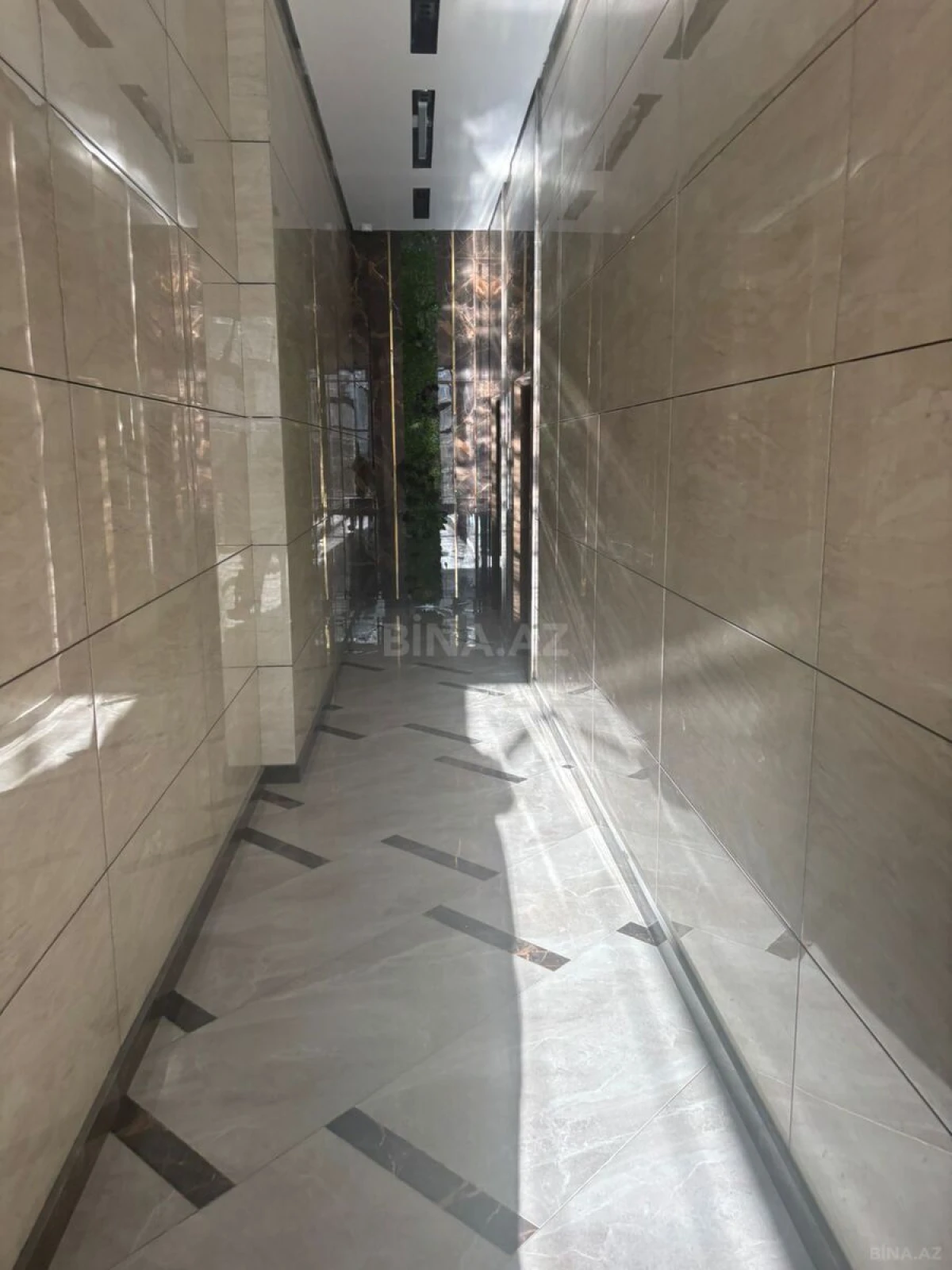 Satılır 4 otaqlı mənzil 219.6 m²