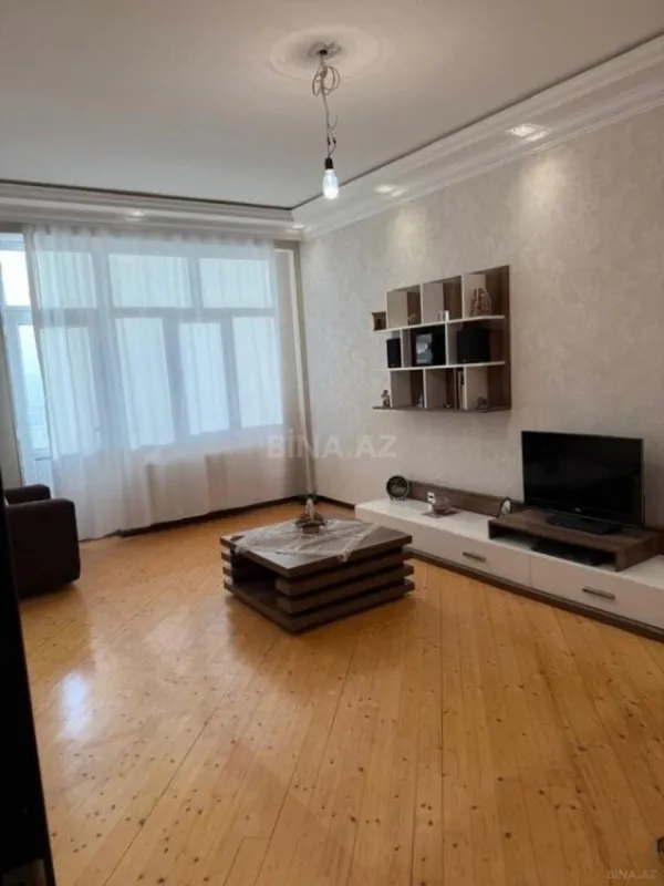 Satılır 3 otaqlı mənzil 120 m²