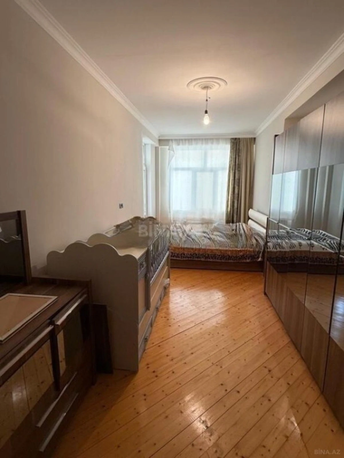 Satılır 3 otaqlı mənzil 120 m²