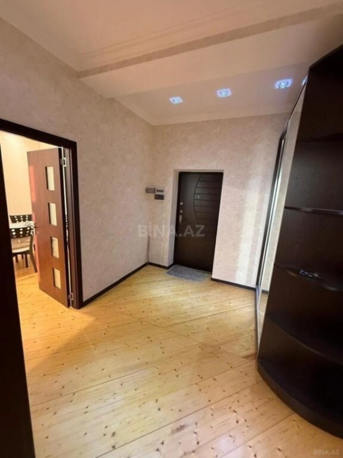 Satılır 3 otaqlı mənzil 120 m²