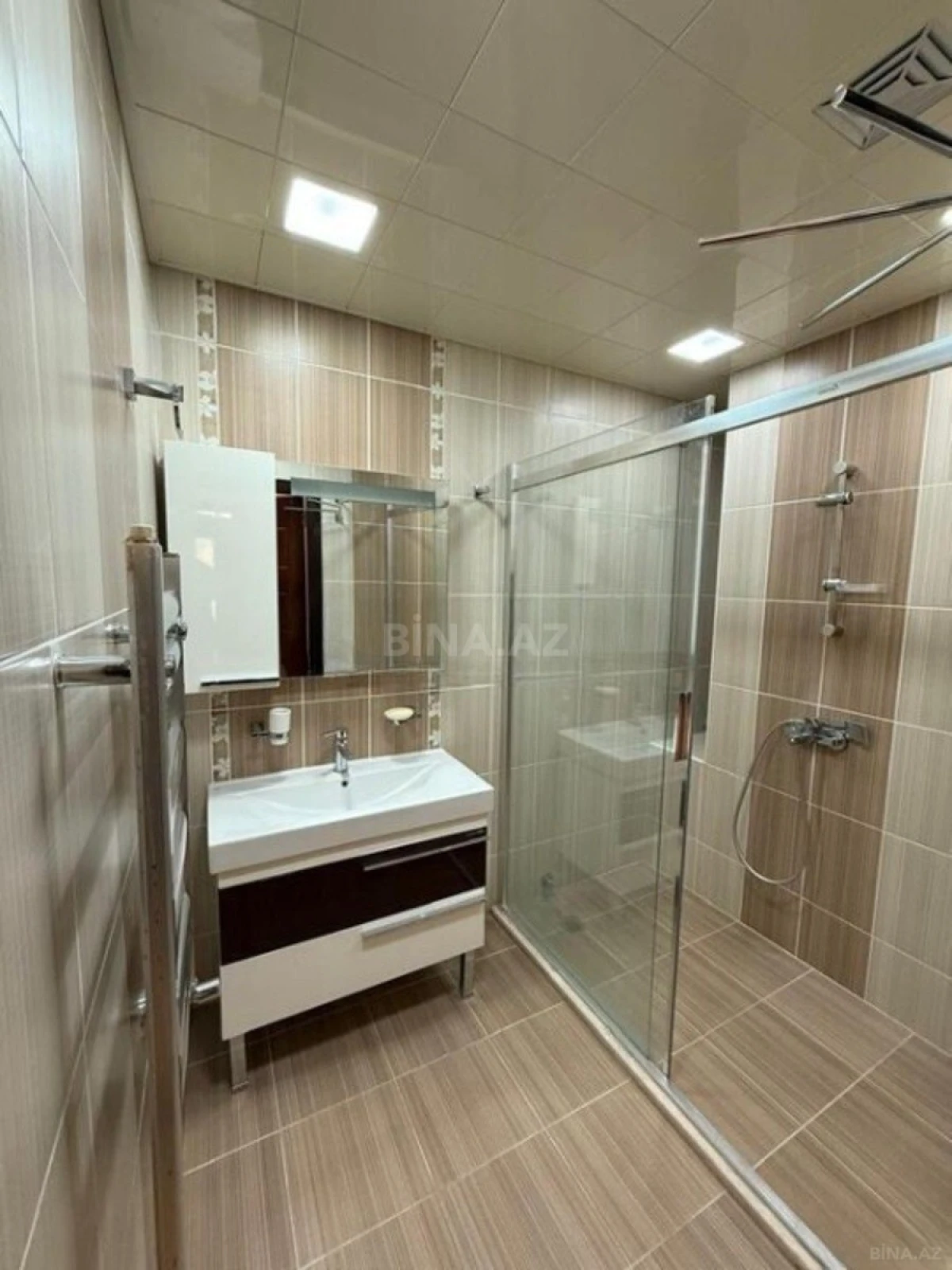 Satılır 3 otaqlı mənzil 120 m²