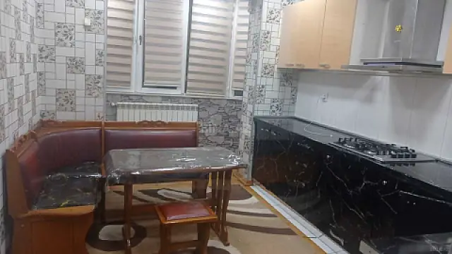 Kirayə verilir 2 otaqlı mənzil 74 m²