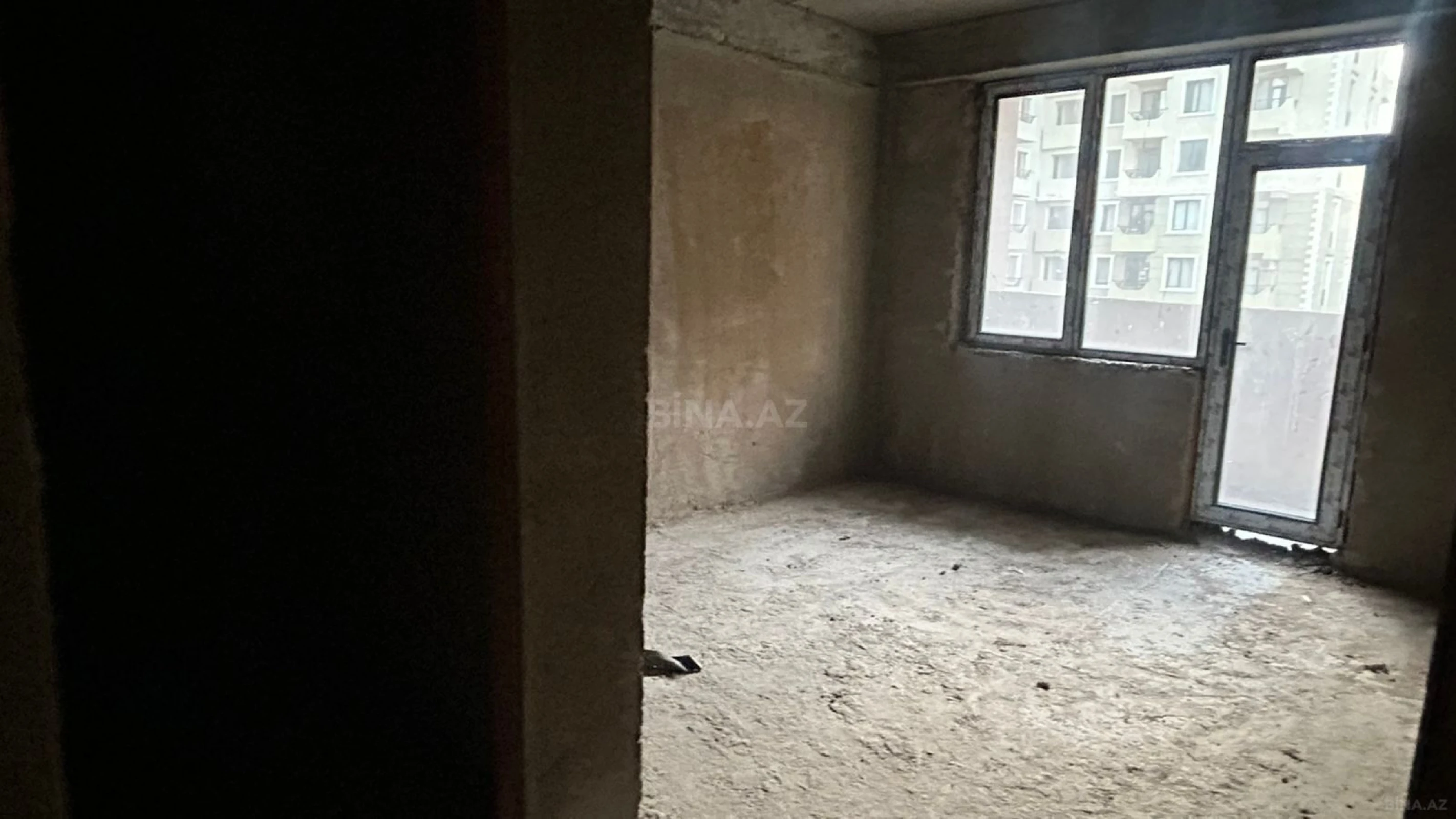Satılır 3 otaqlı mənzil 106 m²