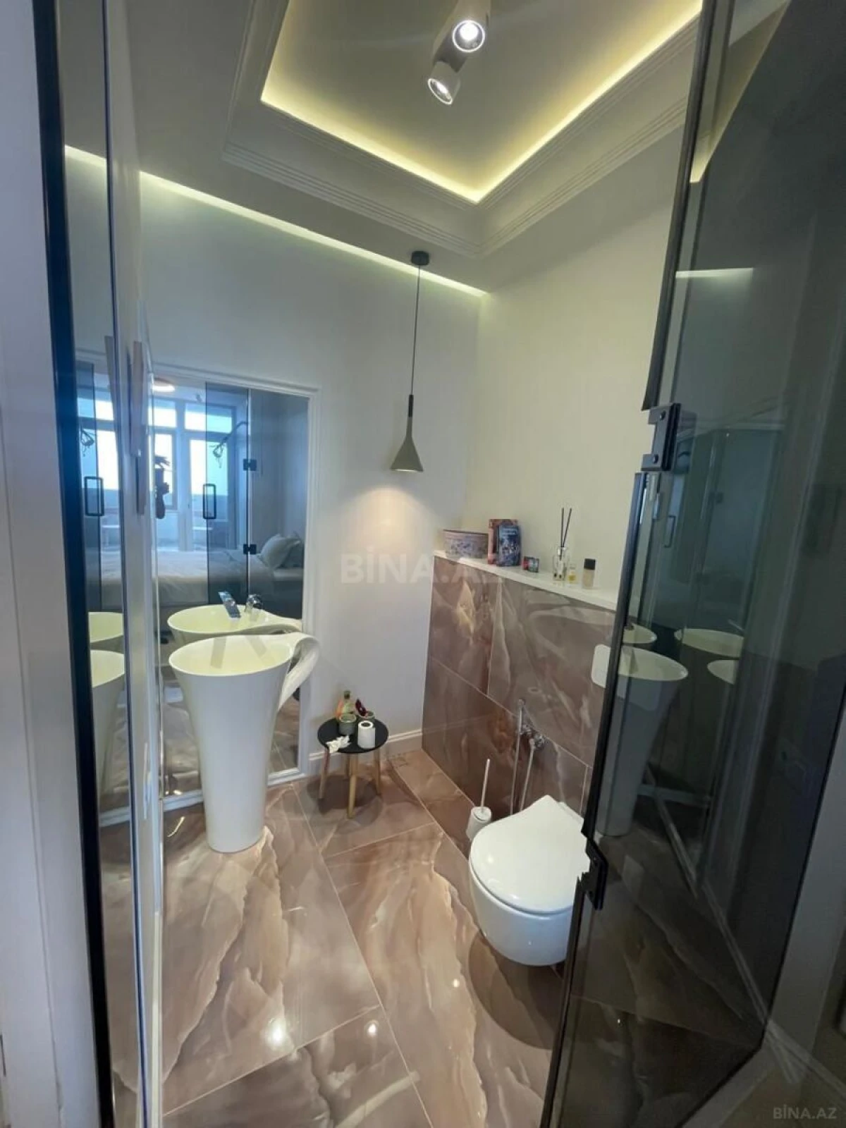 Kirayə verilir 2 otaqlı mənzil 81 m²
