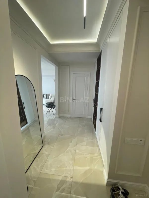 Kirayə verilir 2 otaqlı mənzil 81 m²