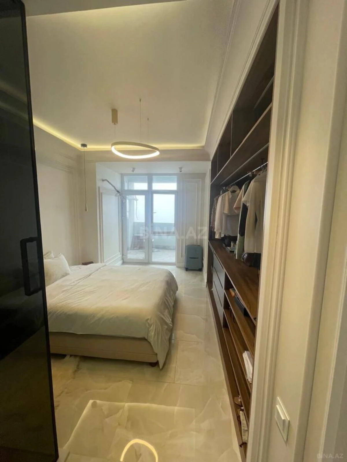 Kirayə verilir 2 otaqlı mənzil 81 m²
