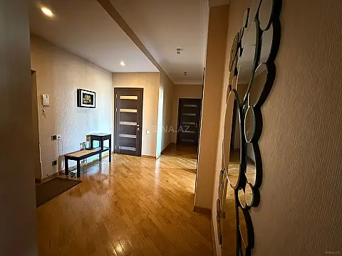 Satılır 3 otaqlı mənzil 105 m²