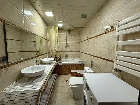 Satılır 3 otaqlı mənzil 105 m²