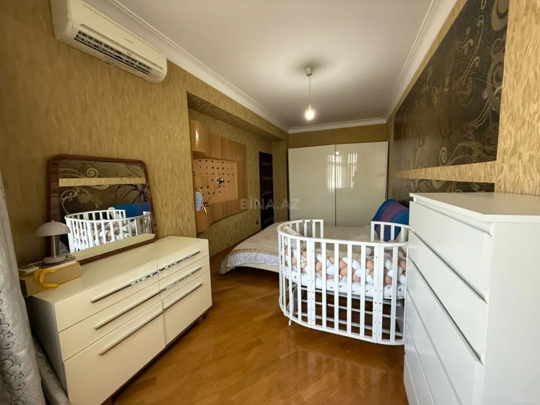 Satılır 3 otaqlı mənzil 105 m²